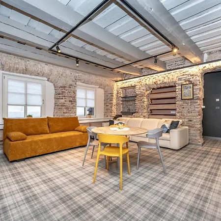 Historic Bliss In Old Town ヴィリニュス