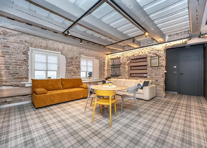 Historic Bliss In Old Town ヴィリニュス