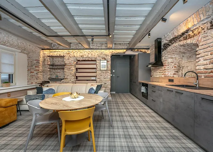 Historic Bliss In Old Town וילנה