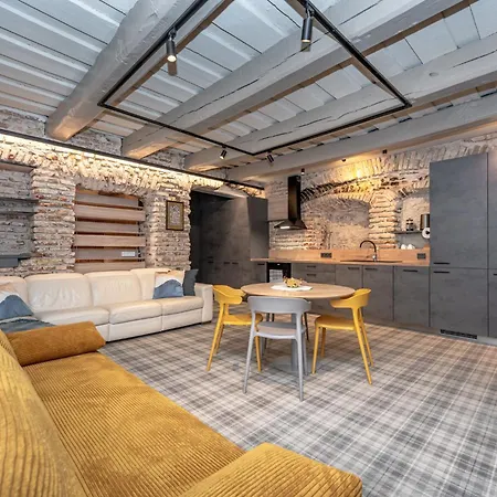 Historic Bliss In Old Town Appartement